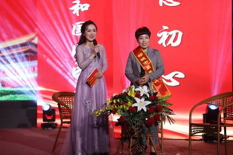 “中國夢?勞動美”鄒城市“最美職工”暨“雙十佳”頒獎(jiǎng)典禮，邢清梅被授予鄒城市“最美職工”榮譽(yù)稱號